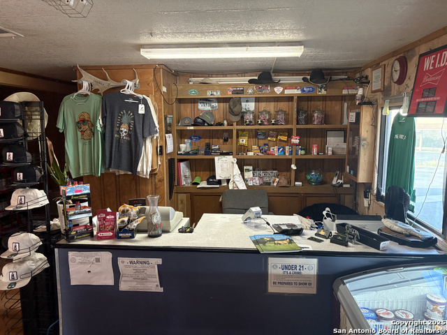 Listing photo id 19 for 7116 Texas R 2