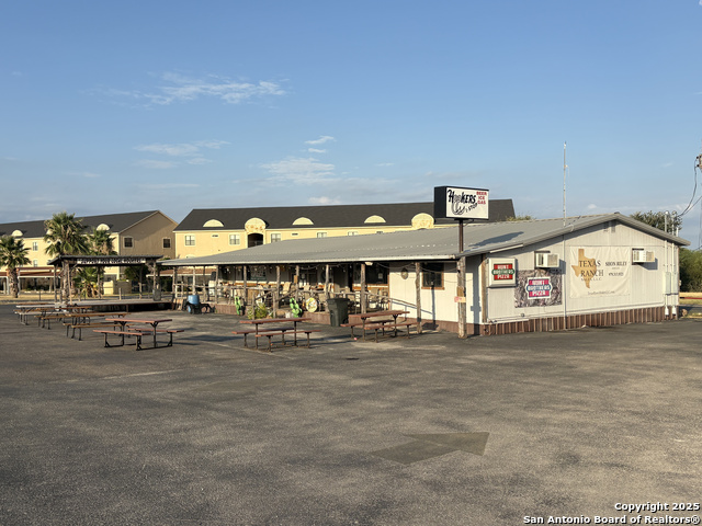 Listing photo id 4 for 7116 Texas R 2