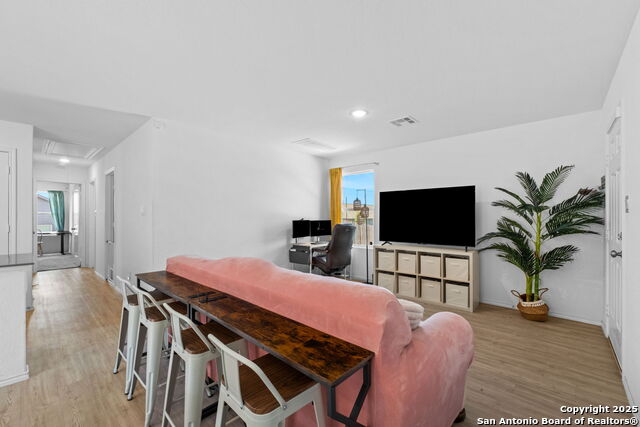 Listing photo id 3 for 9103 Stellar Hill