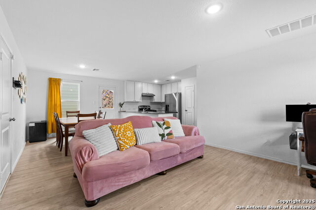 Listing photo id 4 for 9103 Stellar Hill