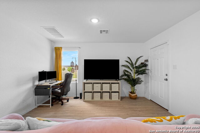 Listing photo id 6 for 9103 Stellar Hill