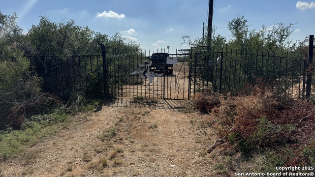 Image 9 of 15 For 1588 Pr 1688 Four X Rd