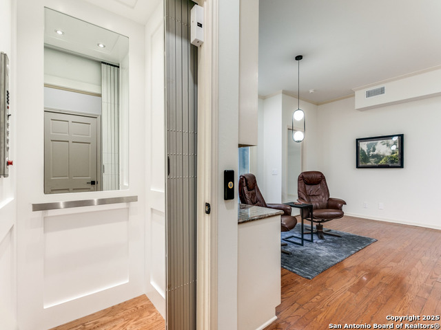 Image 12 of 25 For 8000 Donore 11