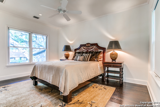 Listing photo id 12 for 334 Encino Ave  2
