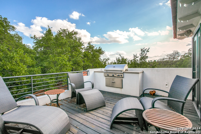 Listing photo id 16 for 334 Encino Ave  2