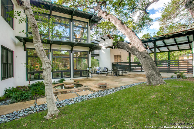 Listing photo id 1 for 334 Encino Ave  2