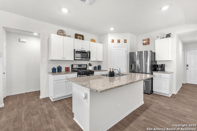 Listing photo id 9 for 4410 Lake Ritter