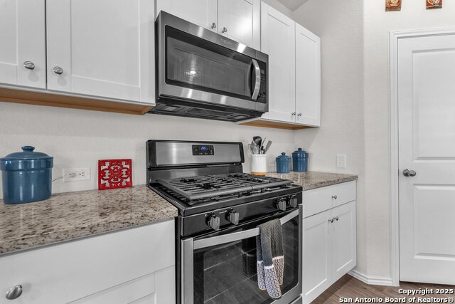 Listing photo id 12 for 4410 Lake Ritter