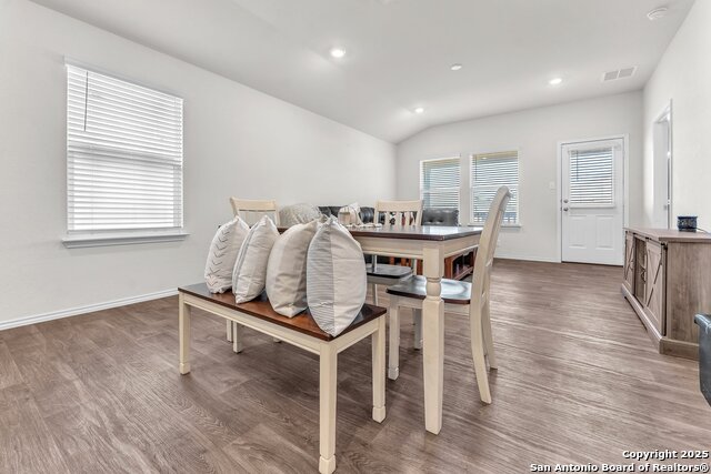 Listing photo id 20 for 4410 Lake Ritter