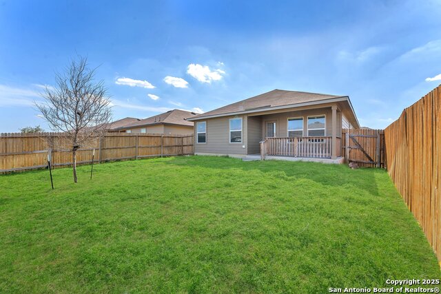 Listing photo id 30 for 4410 Lake Ritter