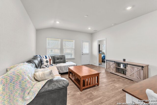 Listing photo id 5 for 4410 Lake Ritter