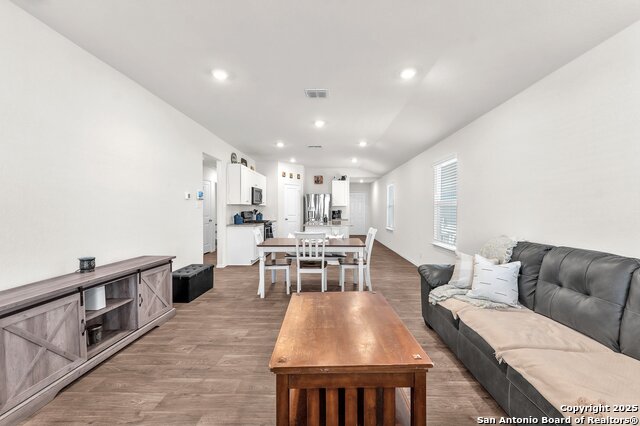 Listing photo id 7 for 4410 Lake Ritter