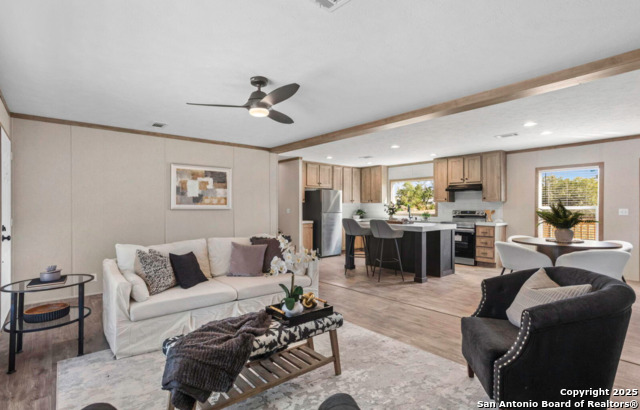 Image 8 of 13 For 6093 Leal  