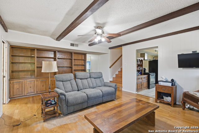 Image 18 of 47 For 11722 Raindrop