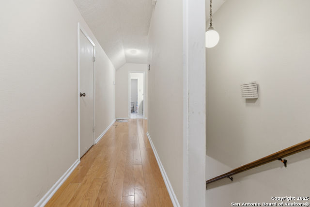 Image 27 of 47 For 11722 Raindrop