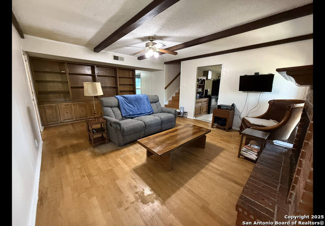 Image 30 of 47 For 11722 Raindrop