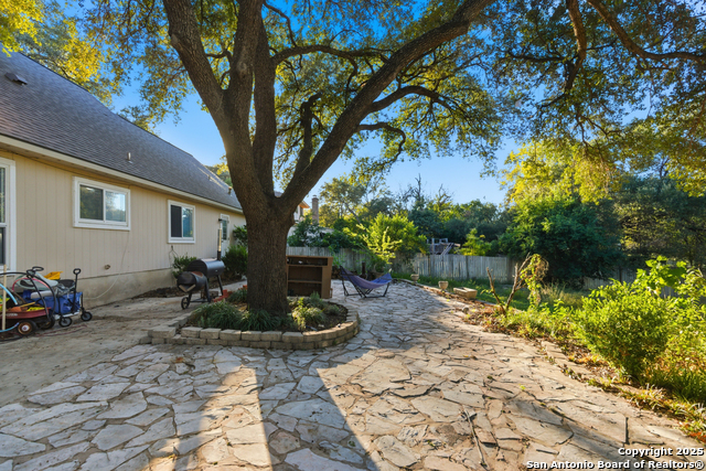 Image 6 of 47 For 11722 Raindrop