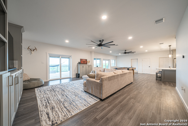 Image 22 of 40 For 247 Betty