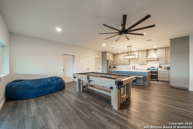 Image 24 of 40 For 247 Betty