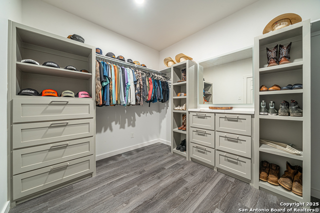 Image 28 of 40 For 247 Betty