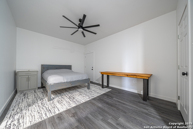 Image 32 of 40 For 247 Betty