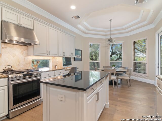 Image 12 of 42 For 31 Stratton  