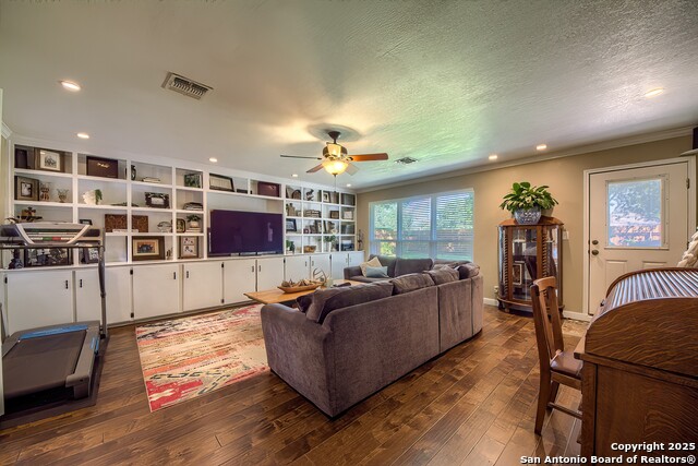 Listing photo id 8 for 1206 31st Street