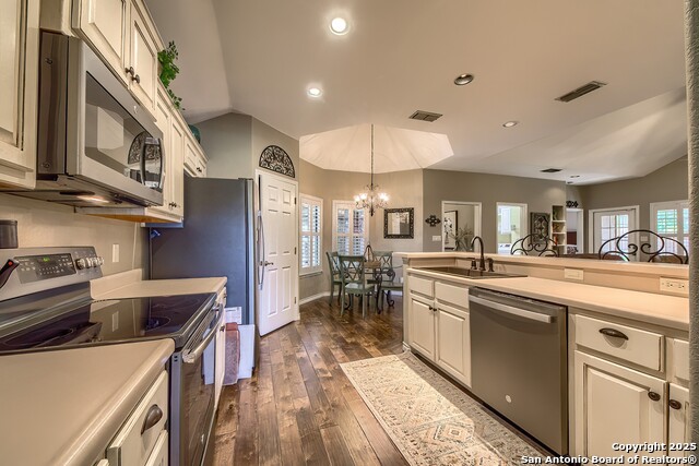 Listing photo id 5 for 1206 31st Street