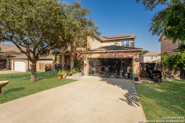Listing photo id 0 for 144 Springtree Blf