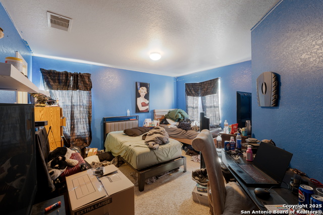 Listing photo id 21 for 144 Springtree Blf