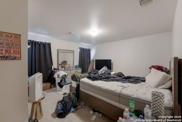 Listing photo id 23 for 144 Springtree Blf