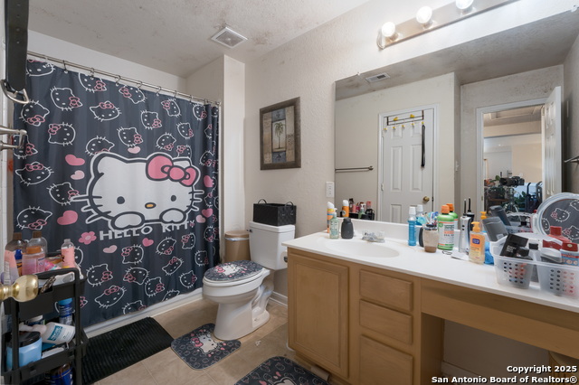Listing photo id 25 for 144 Springtree Blf