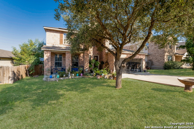 Listing photo id 2 for 144 Springtree Blf