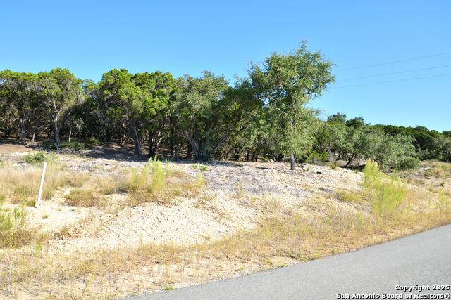 Listing photo id 11 for 000 Private Road 1708 W