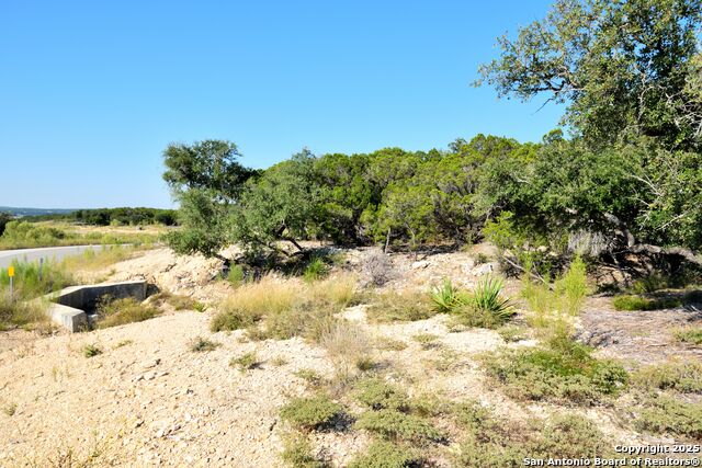 Listing photo id 12 for 000 Private Road 1708 W
