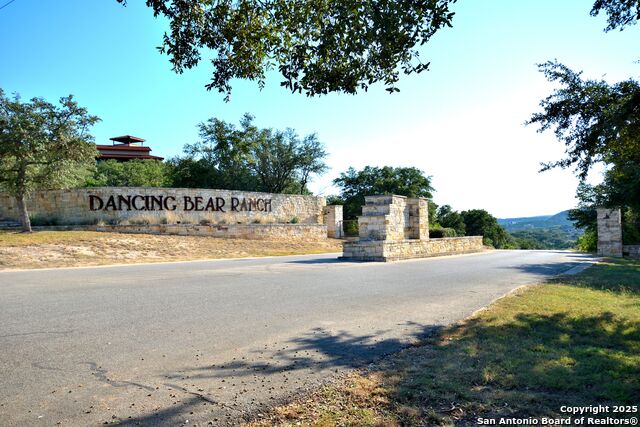 Listing photo id 1 for 000 Private Road 1708 W
