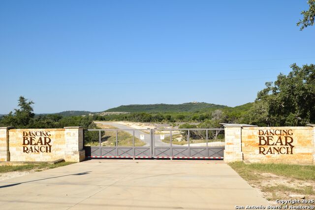 Listing photo id 2 for 000 Private Road 1708 W