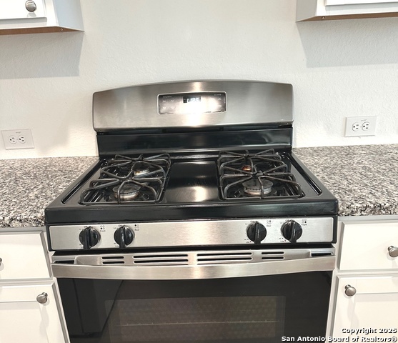 Listing photo id 9 for 10961 Presa Way