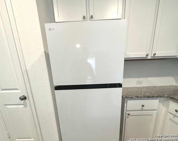 Listing photo id 7 for 10961 Presa Way