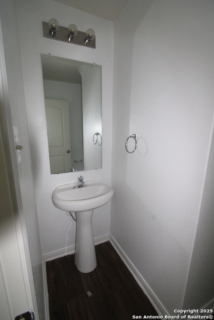 Image 14 of 18 For 6135 Lakefront