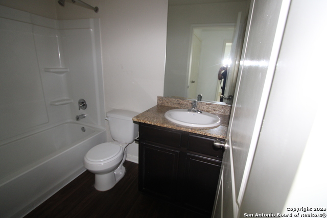 Image 17 of 18 For 6135 Lakefront