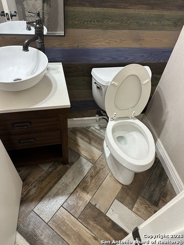 Listing photo id 11 for 701 Meadow Top