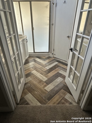 Listing photo id 12 for 701 Meadow Top