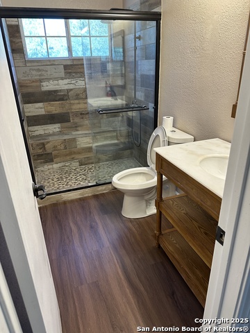 Listing photo id 16 for 701 Meadow Top