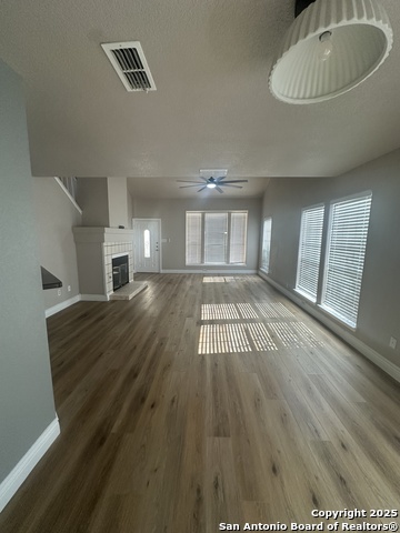 Listing photo id 1 for 701 Meadow Top