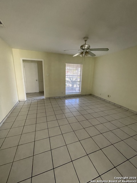 Listing photo id 2 for 701 Meadow Top