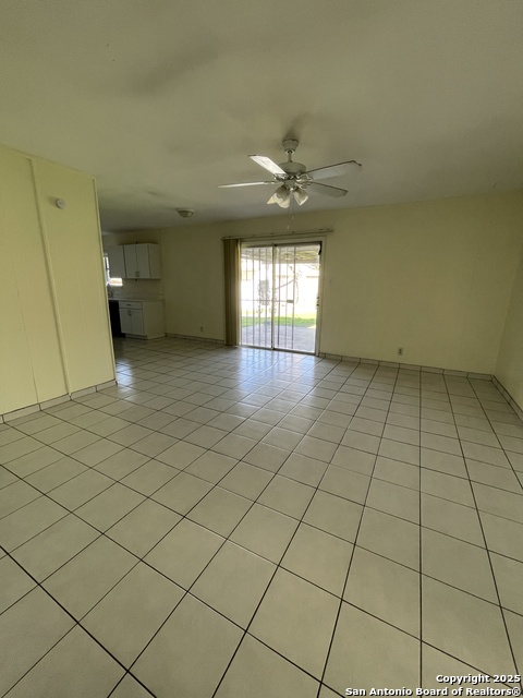 Listing photo id 5 for 701 Meadow Top