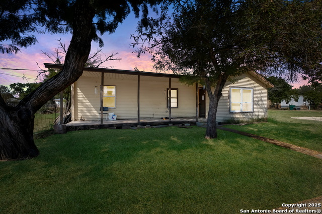 Details for 175 2nd St S, Poteet, TX 78065