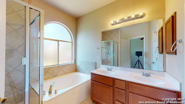 Image 31 of 40 For 2617 Crusader