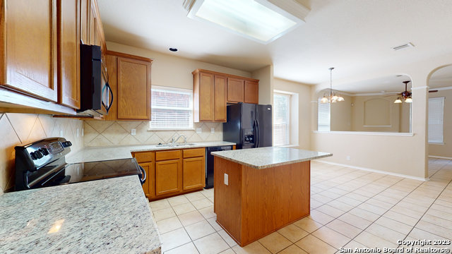 Image 8 of 40 For 2617 Crusader